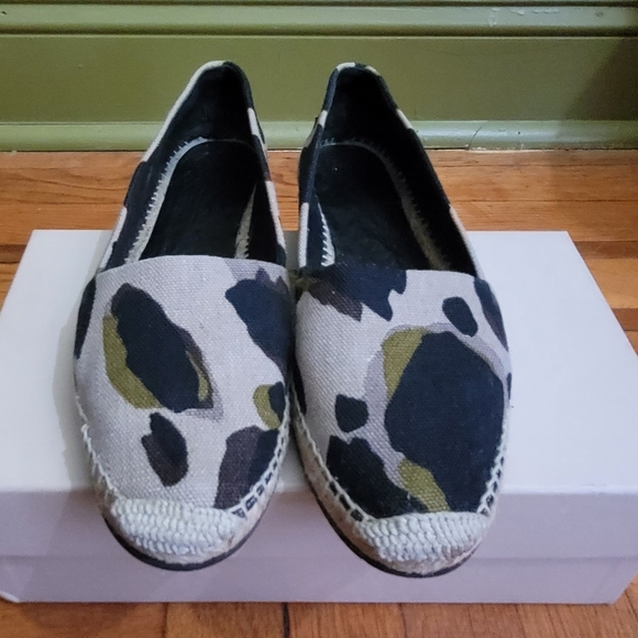 Burberry Espadrille - Picture 12 of 12